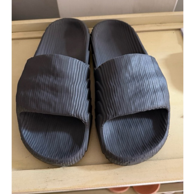 Adidas Island Slides / Sandals
