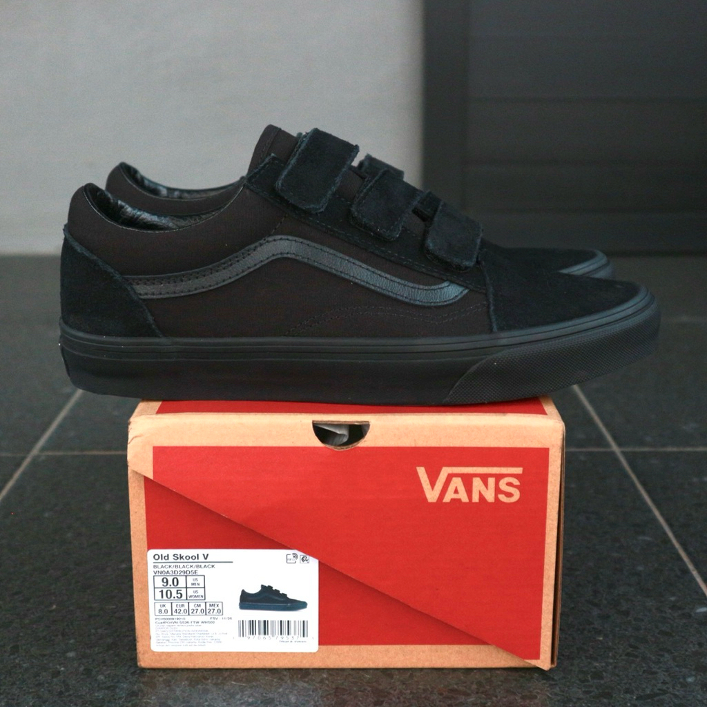 Old Skool V Triple Black Resmi