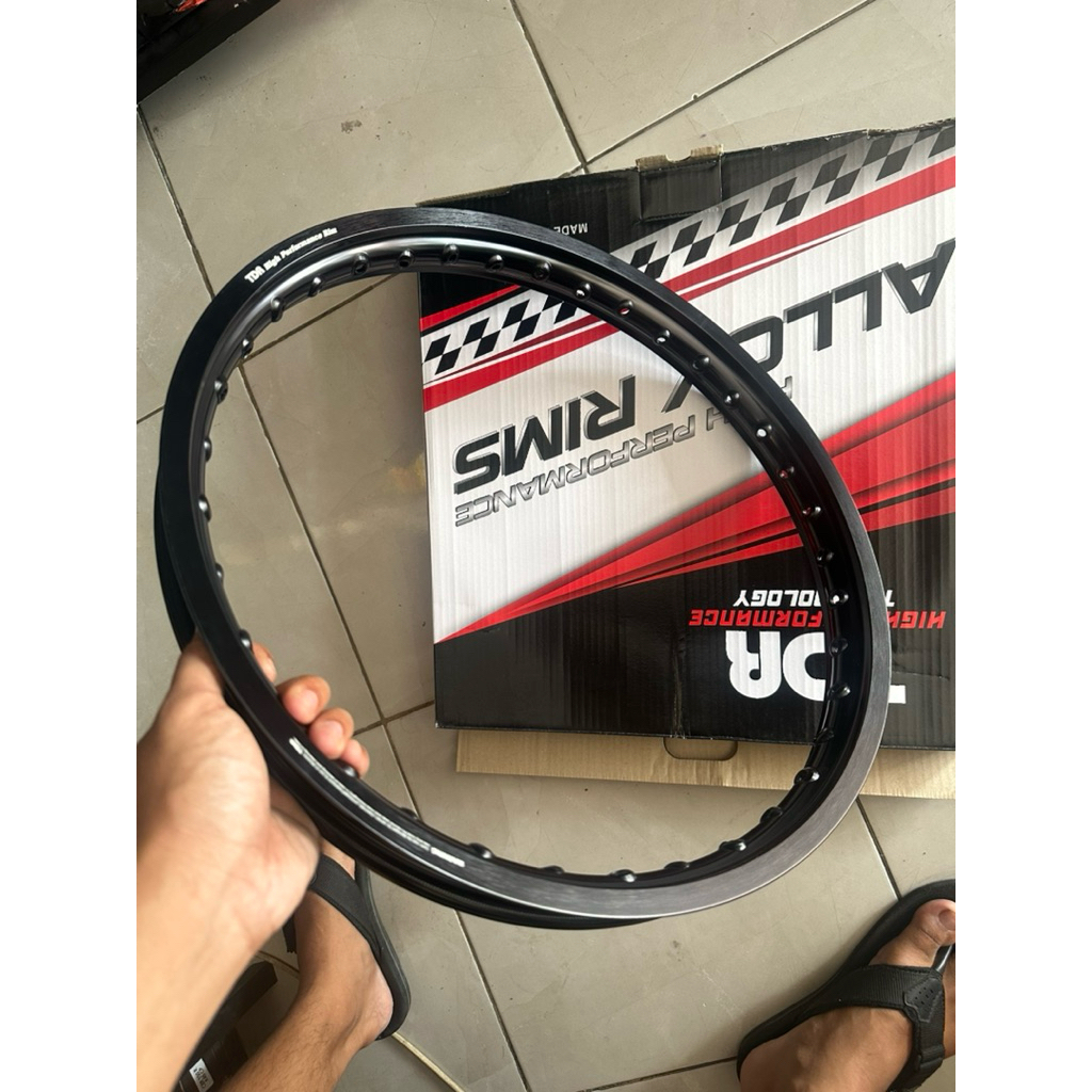 velg lingkaran TDR 140-17 hitam glossy