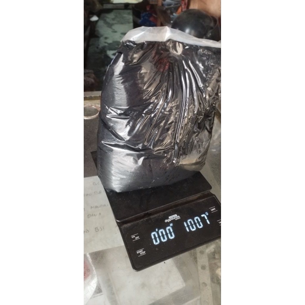 GREASE STEMPET GEMUK 1.KG (hitam)