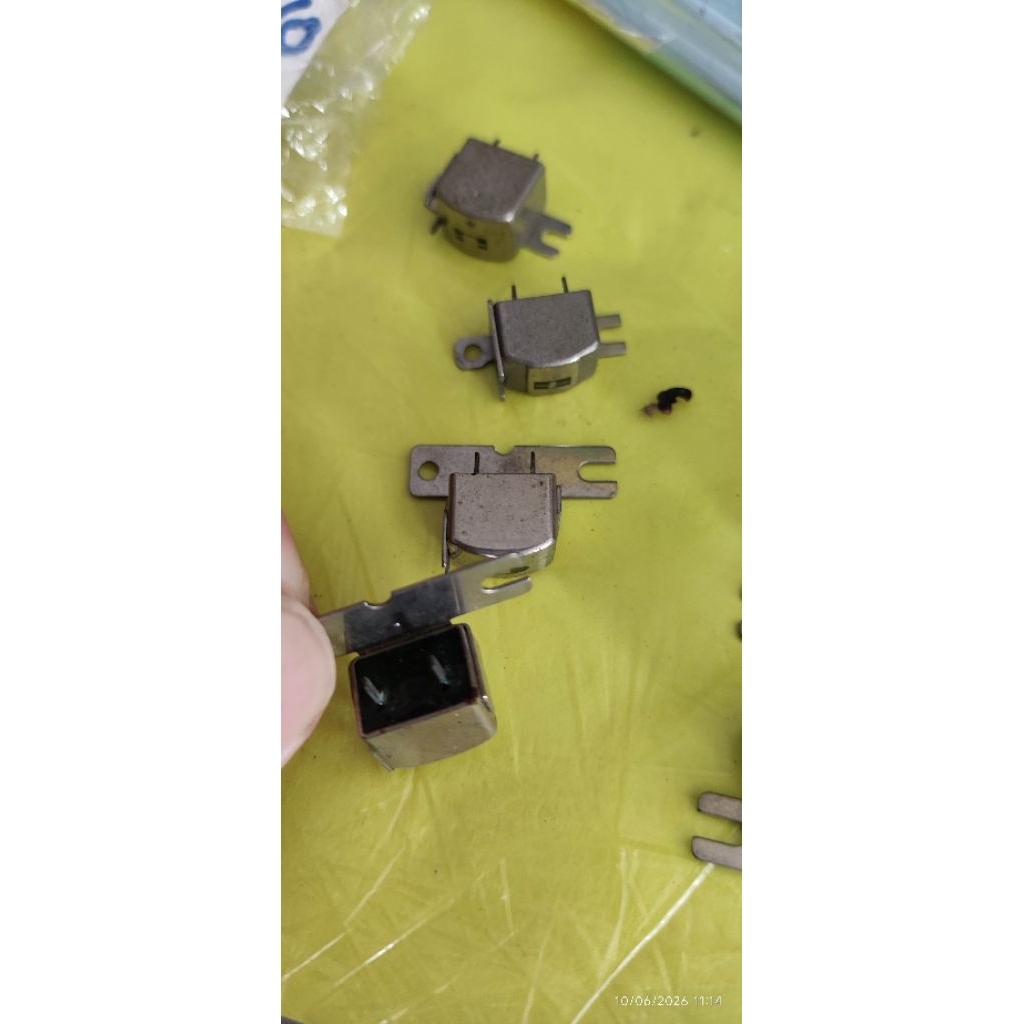 head tape mono polos
