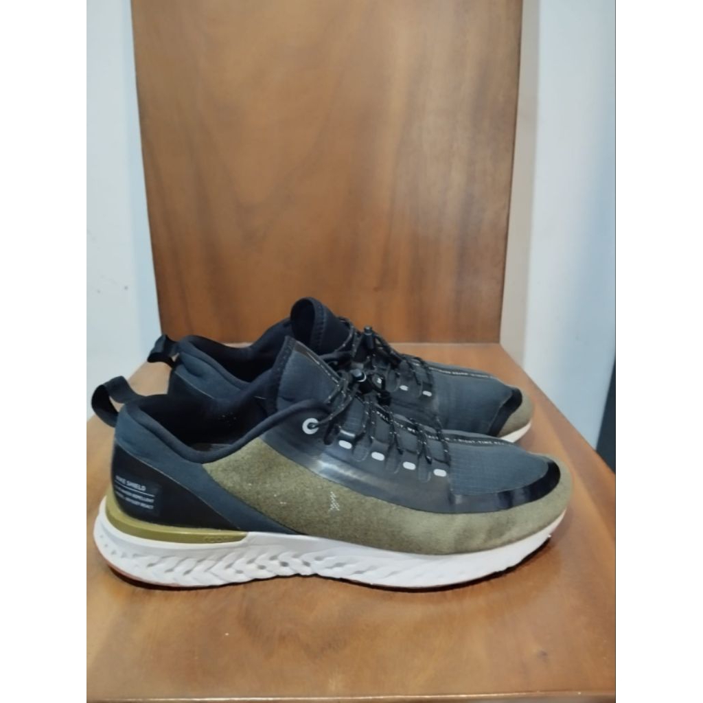 SEPATU RUNNING SNEAKERS NIKE LEGEND REACT SIZE 41 BEKAS PRELOVED