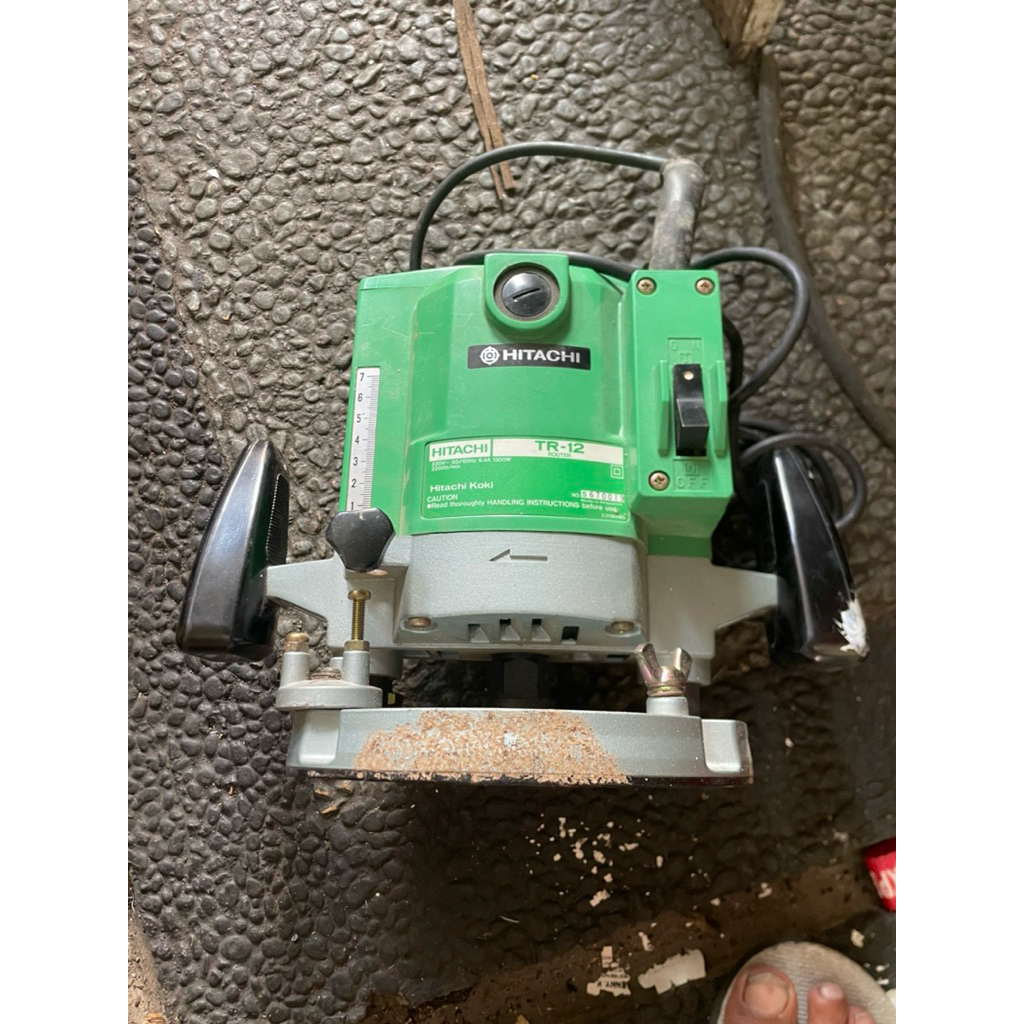 mesin router hitachi original baru tanpa kemasan