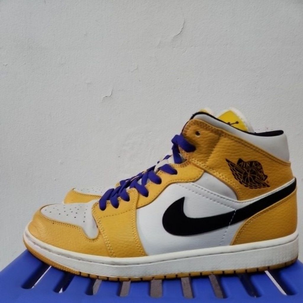 Nike air jordan 1 Mid lakers