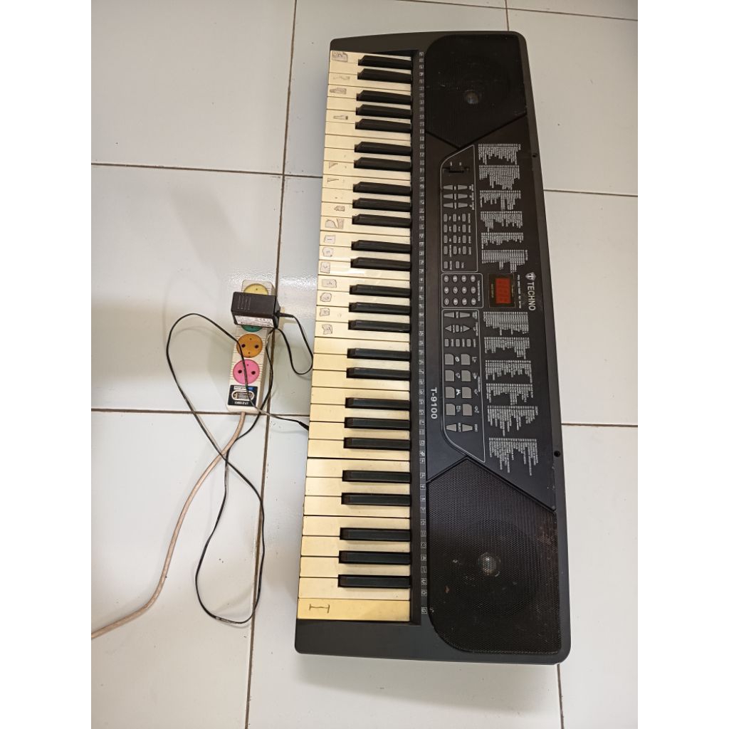 piano keyboard merk techno t9100 bekas normal minus body