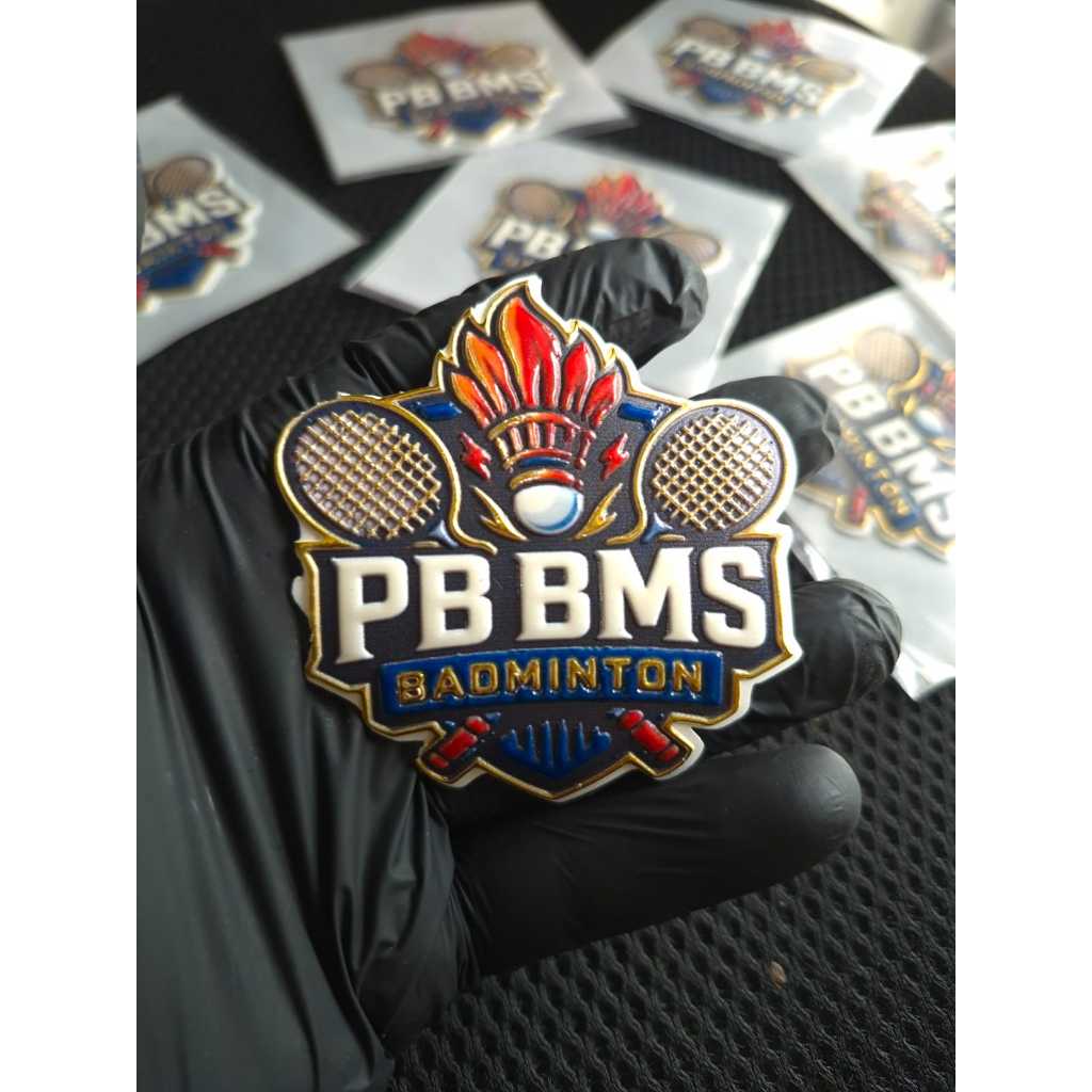 Produksi label patch custom desain bebas  harga murah desain 3D bahan silikon tatami dan hologram