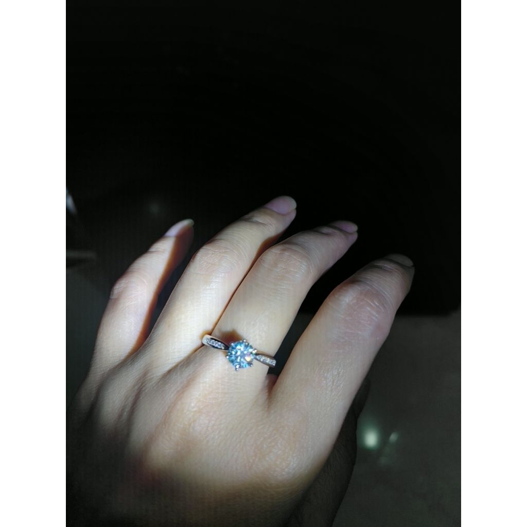 Cincin Moissanite
