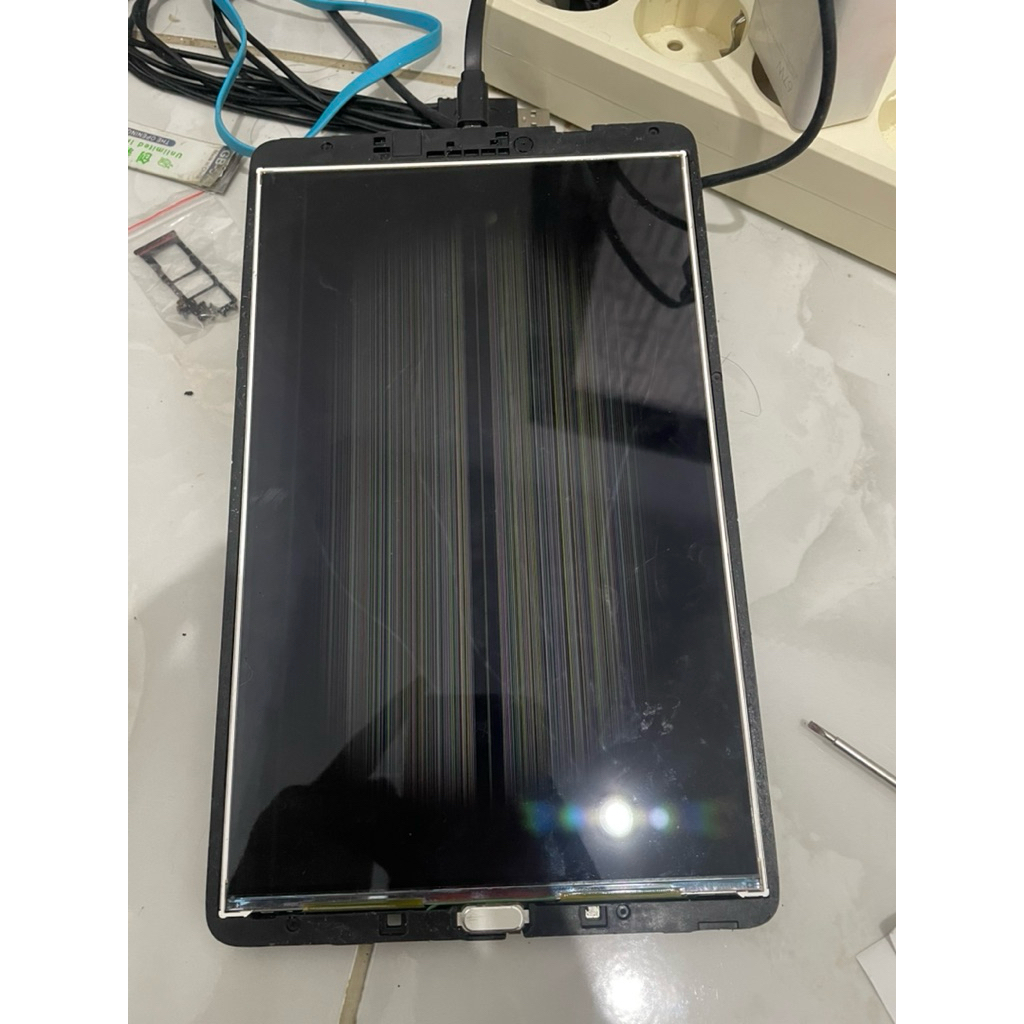 Samsung Tab E 9,6 inch SM-T561 minus LCD mesin aman normal jual murah aja