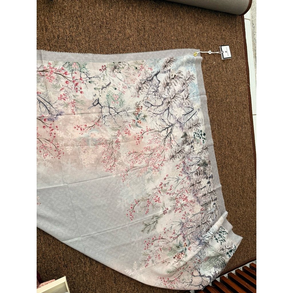 sale buttonscarves holiday series warna grey voal Square -  new with tag bukan preloved