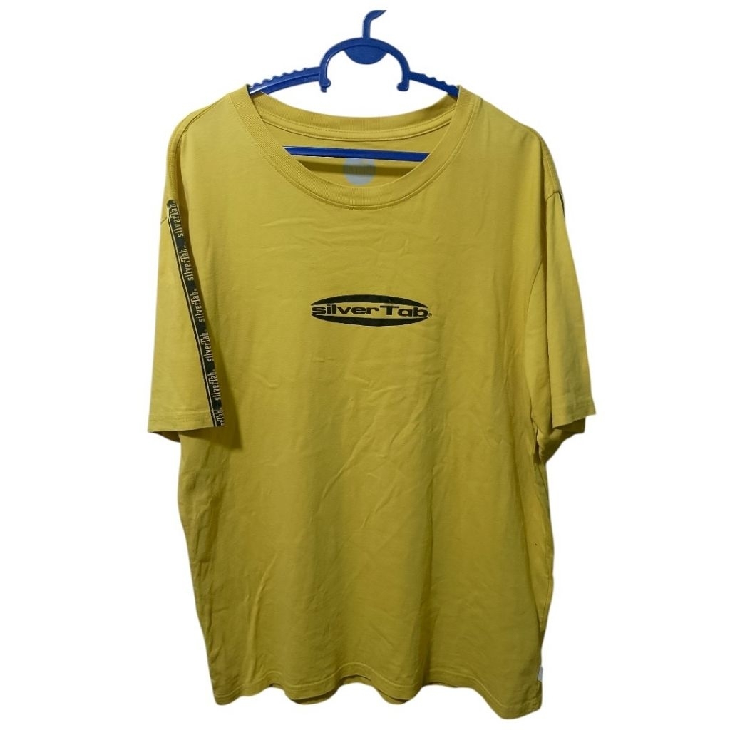 vtg t shirt Levis silvertab yellow tee