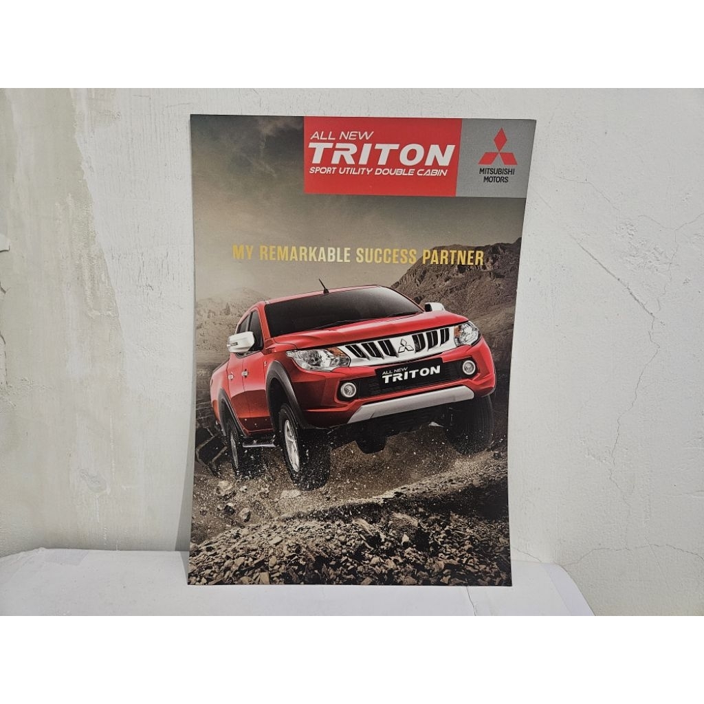 brosur katalog mobil mitsubishi triton exceed 2015 leaflet