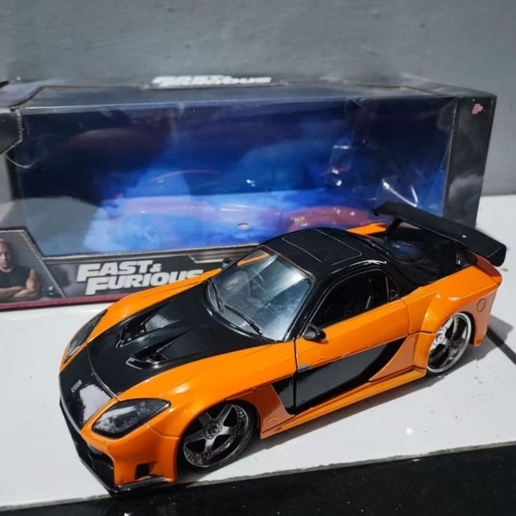 Diecast Jada Mazda Rx7 Veilside dkala 1: 24 minus