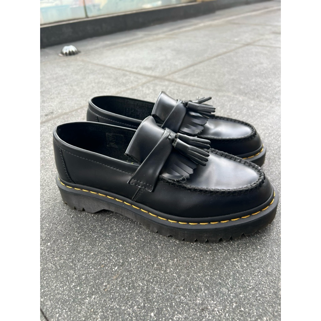 Docmart Adrian Tassel
