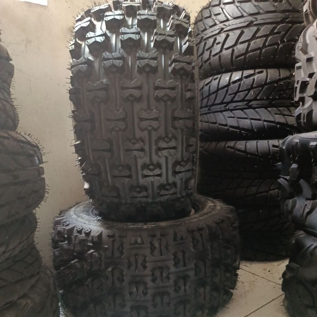 2 pcs ban atv 150-200cc bagian belakang 20x11-10