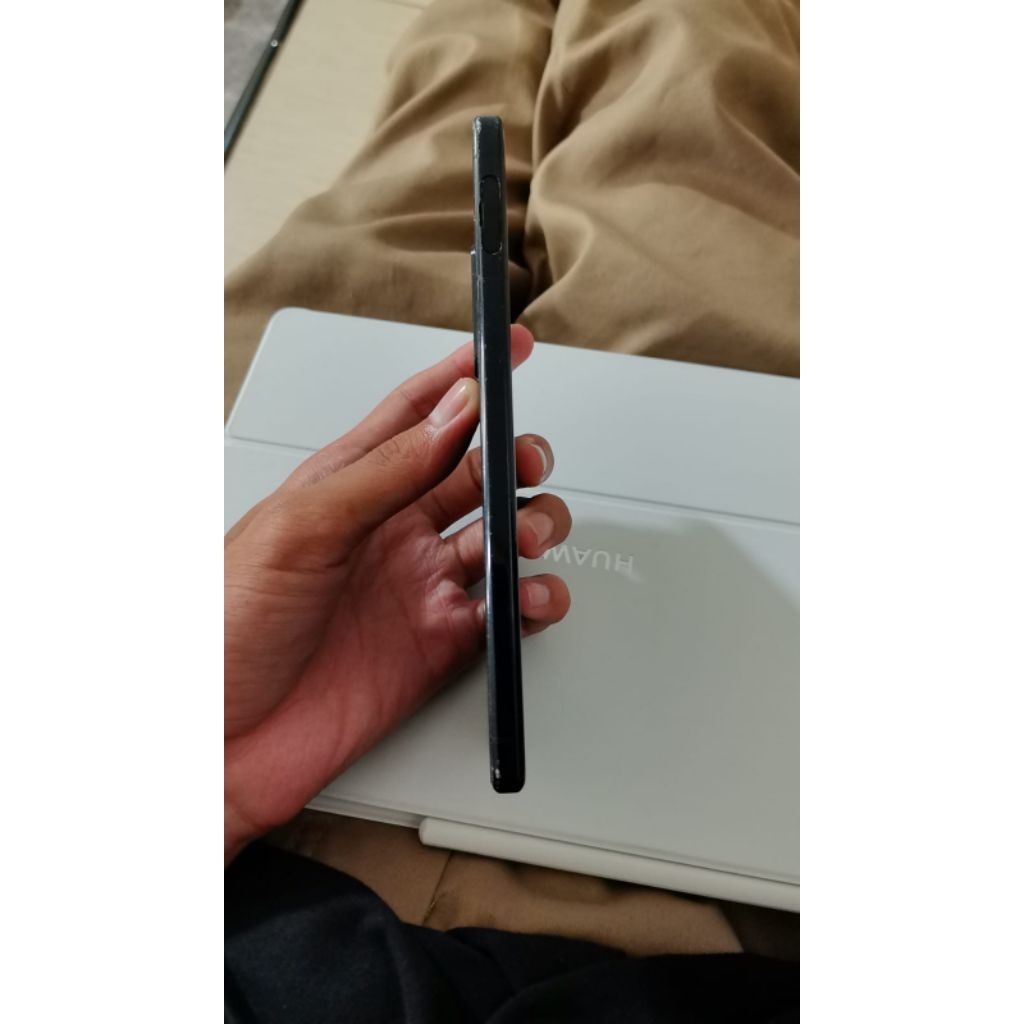Xperia 1 Mark ii ram 6/128 sinyal all operator minus shadow tipis sama earpis agak sember,lecet pema
