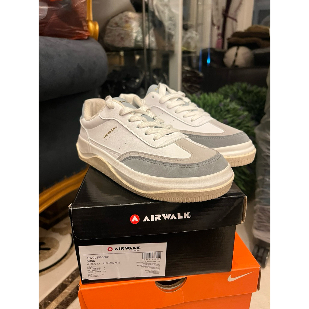 sepatu casual unisex airwalk dusk putih biru