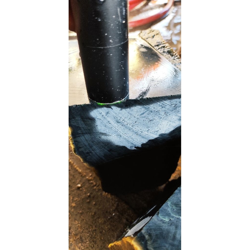 bongkahan batu giok hitam- blackjade aceh