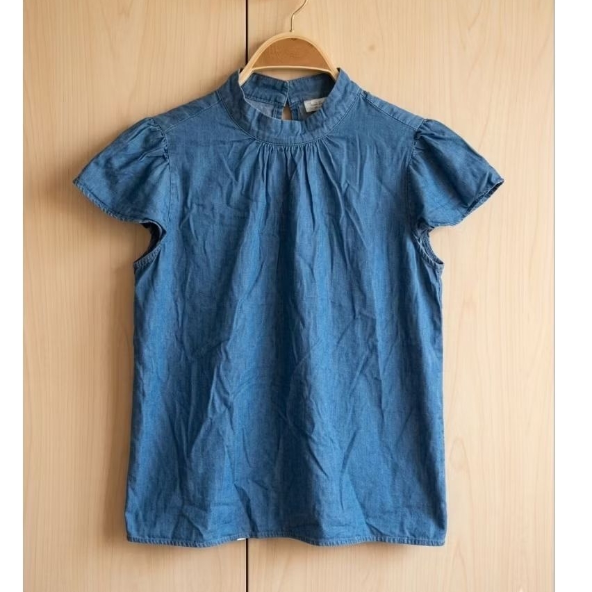 Ann Taylor atasan jeans ruffle sleeve