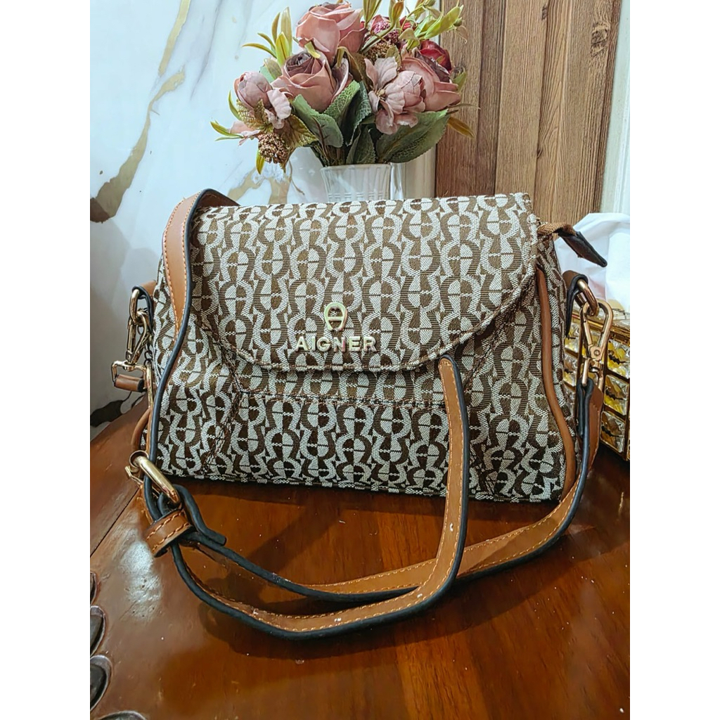 AIGNER SLING BAG