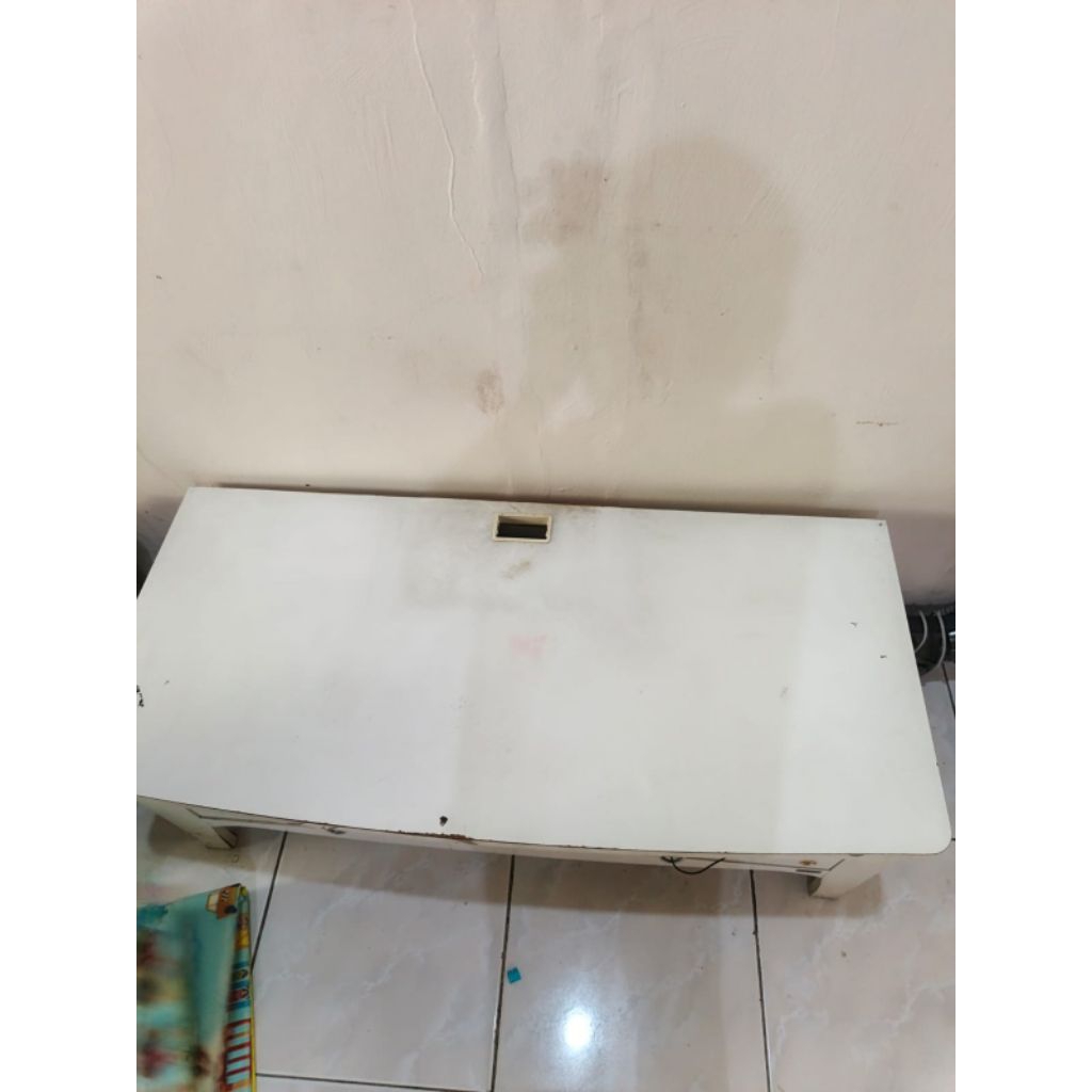 MEJA TV PUTIH