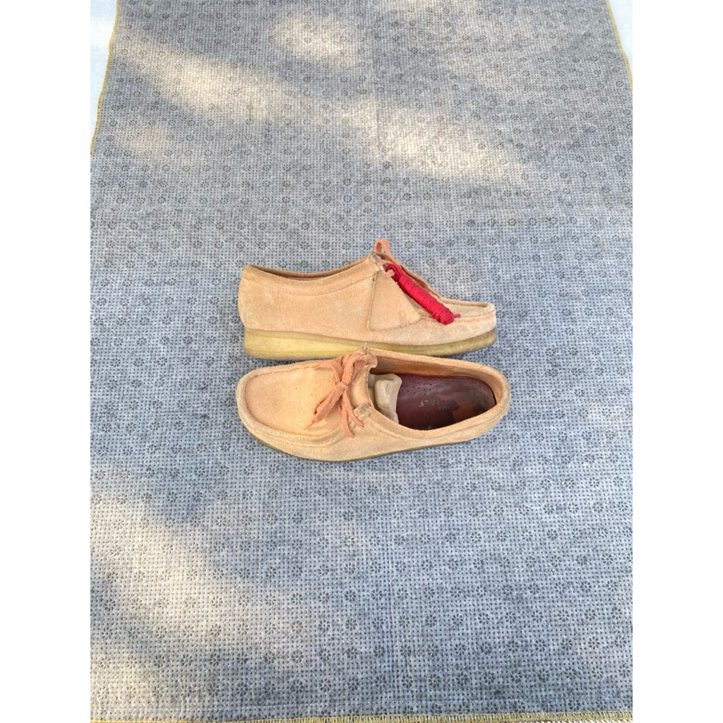 clarks wallabee maple suede