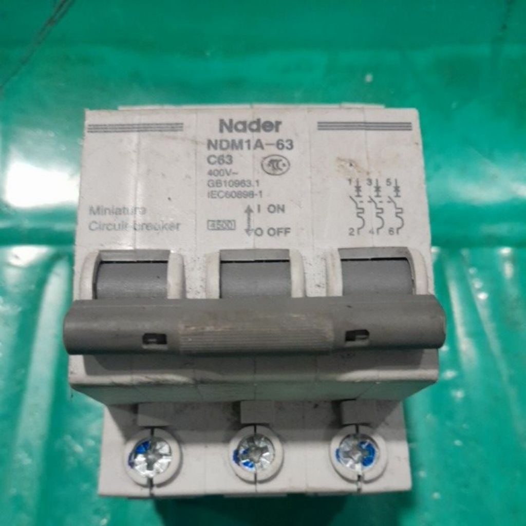 MCB NADER C63  Bekas