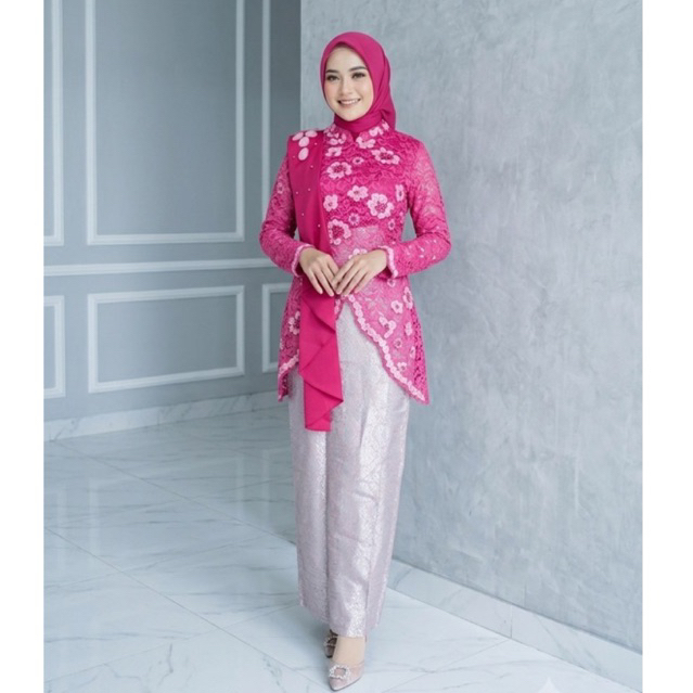 SEWA KEBAYA WISUDA LAMARAN