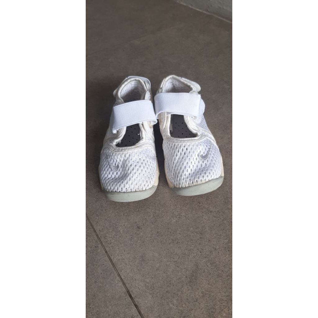 Nike air rift anak insole 14 cm