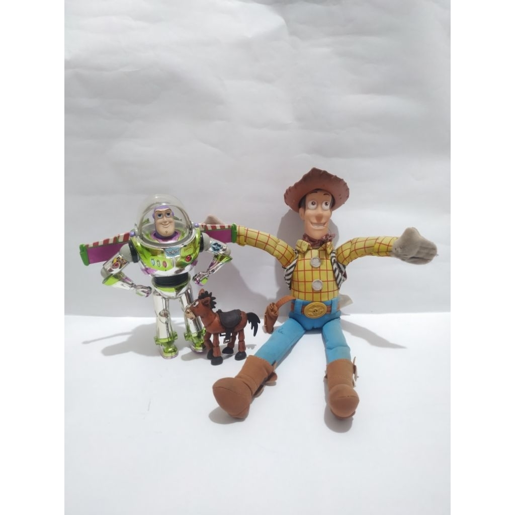 Figur Toy Story/sheriff woody/buzz light year thinkway toys /kuda bullseye