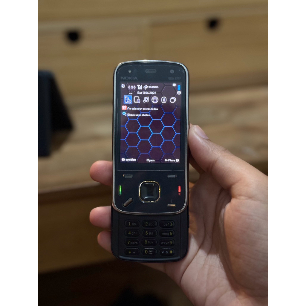 Nokia N86 HITAM