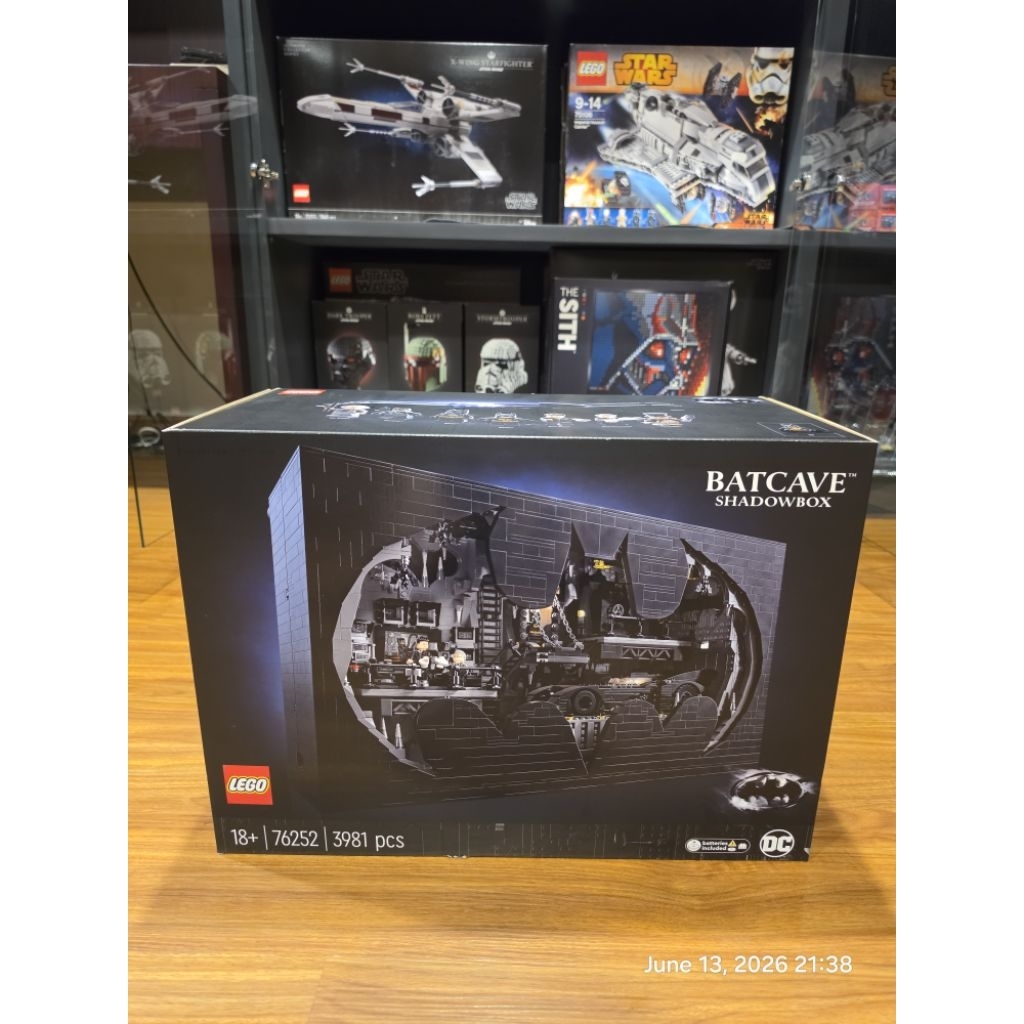 LEGO / LEGO SUPERHEROES 76252 BATCAVE - SHADOWBOX BNIB RETIRED PRODUCT