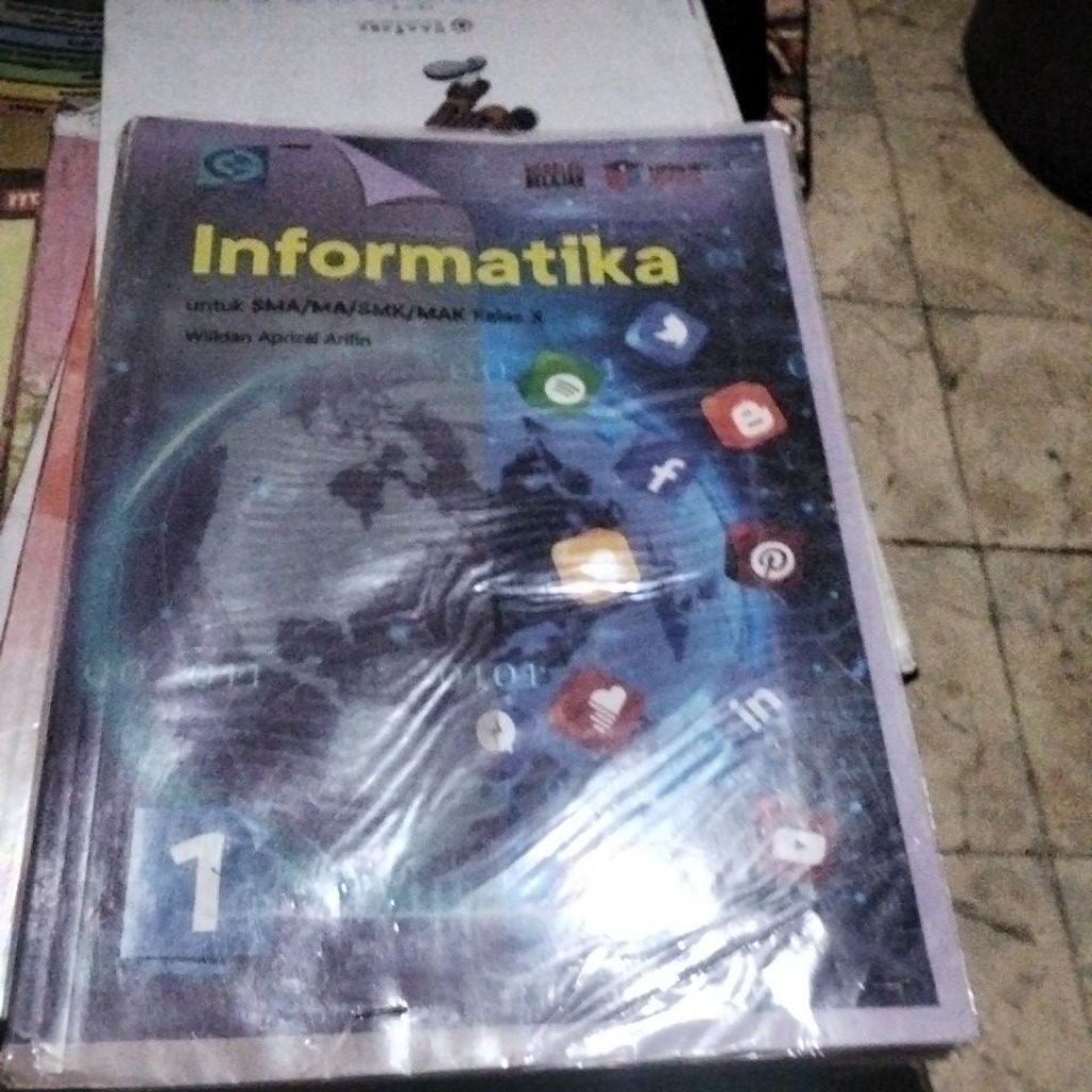 Buku informatika 1 SMP kurikulum merdeka grafindo