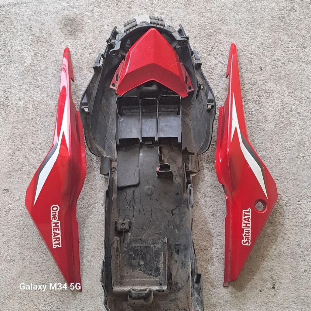 Body belakang set New CB150R V2 V3