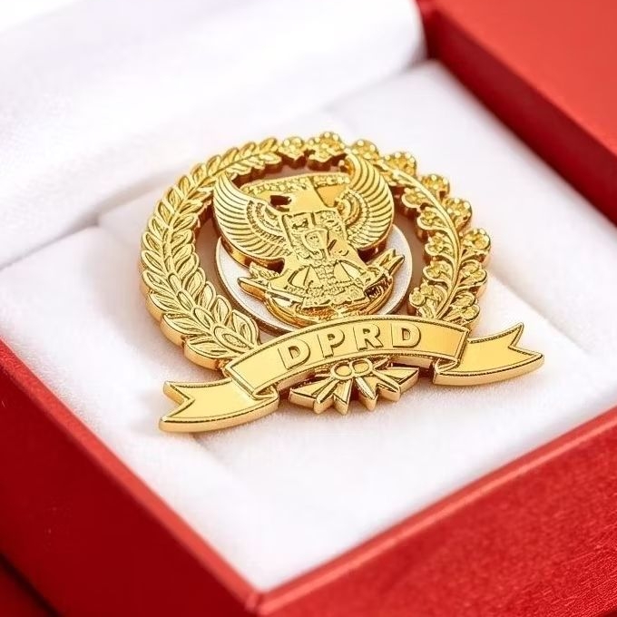 Pin Custom Pin Pejabat Logo Garuda Dprd 3cm Lapis Emas