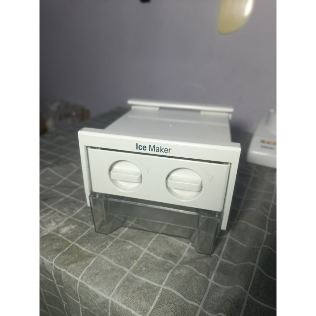ICE MAKER KULKAS SHARP