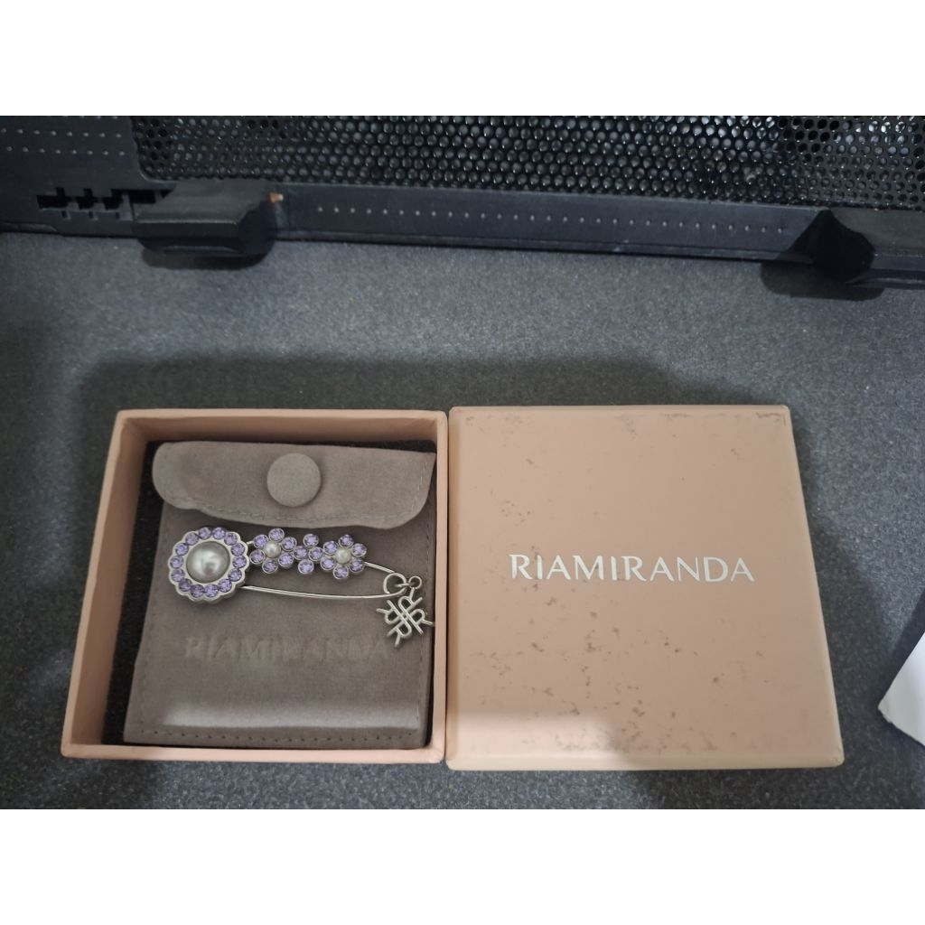 Ria Miranda Aima Brooch