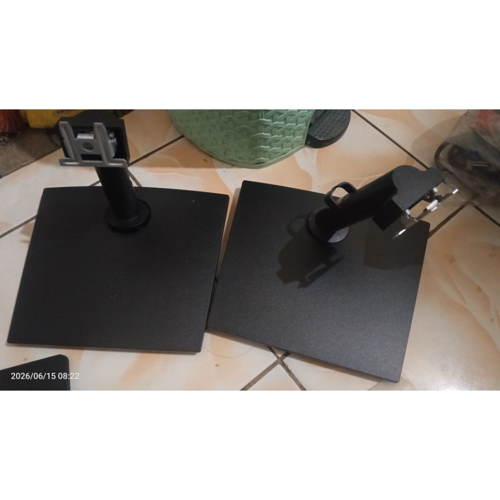 Dudukan Monitor 24 inch Hikvision new