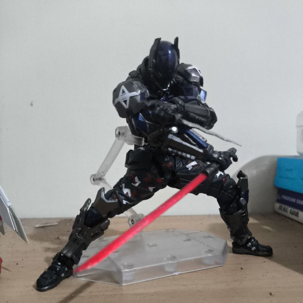 Revoltech Arkham Knight Bootleg