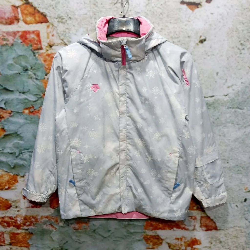 jaket snowboard DESCENTE tebal size L casual bagus