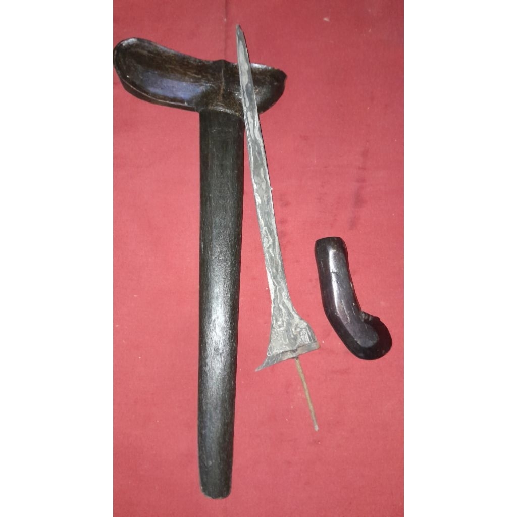 keris pulanggeni lurus