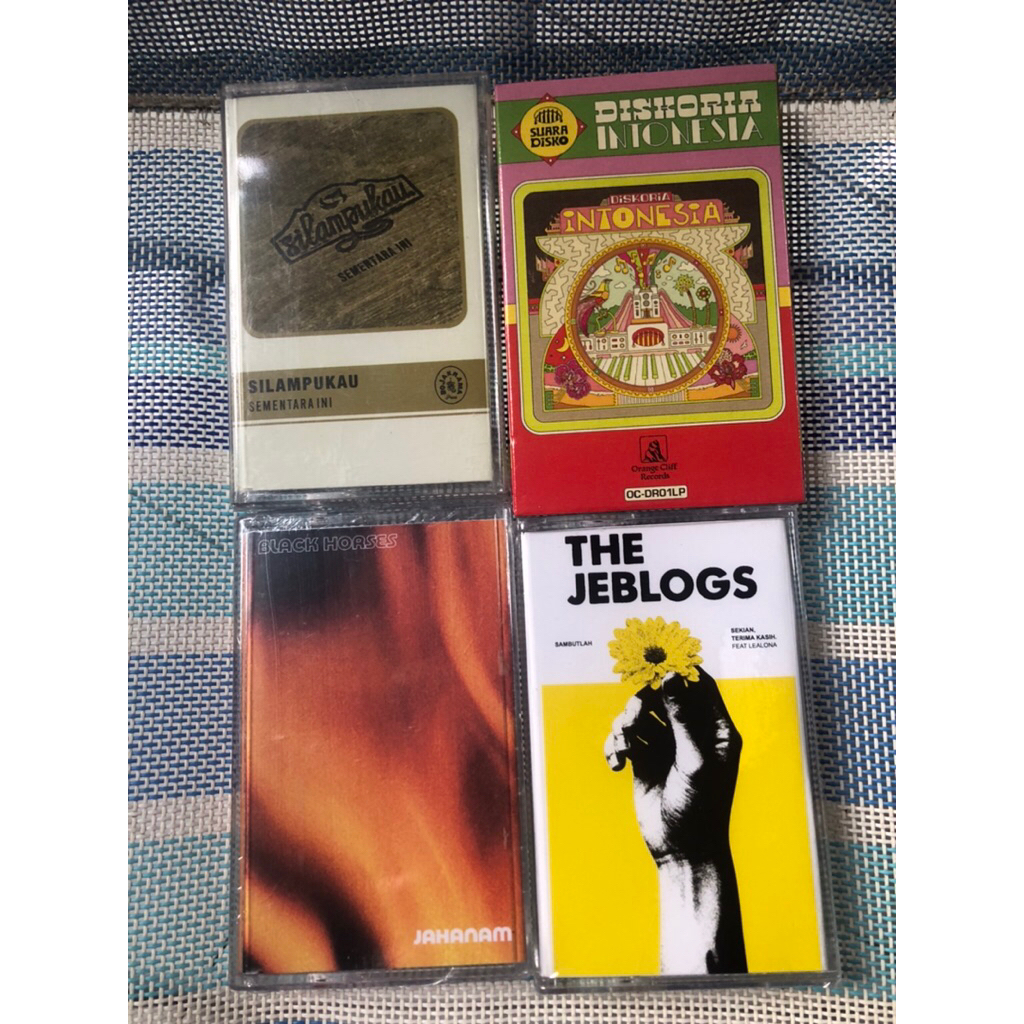 sepaket kaset pita the jeblogs, diskoria, black horses, silampukau