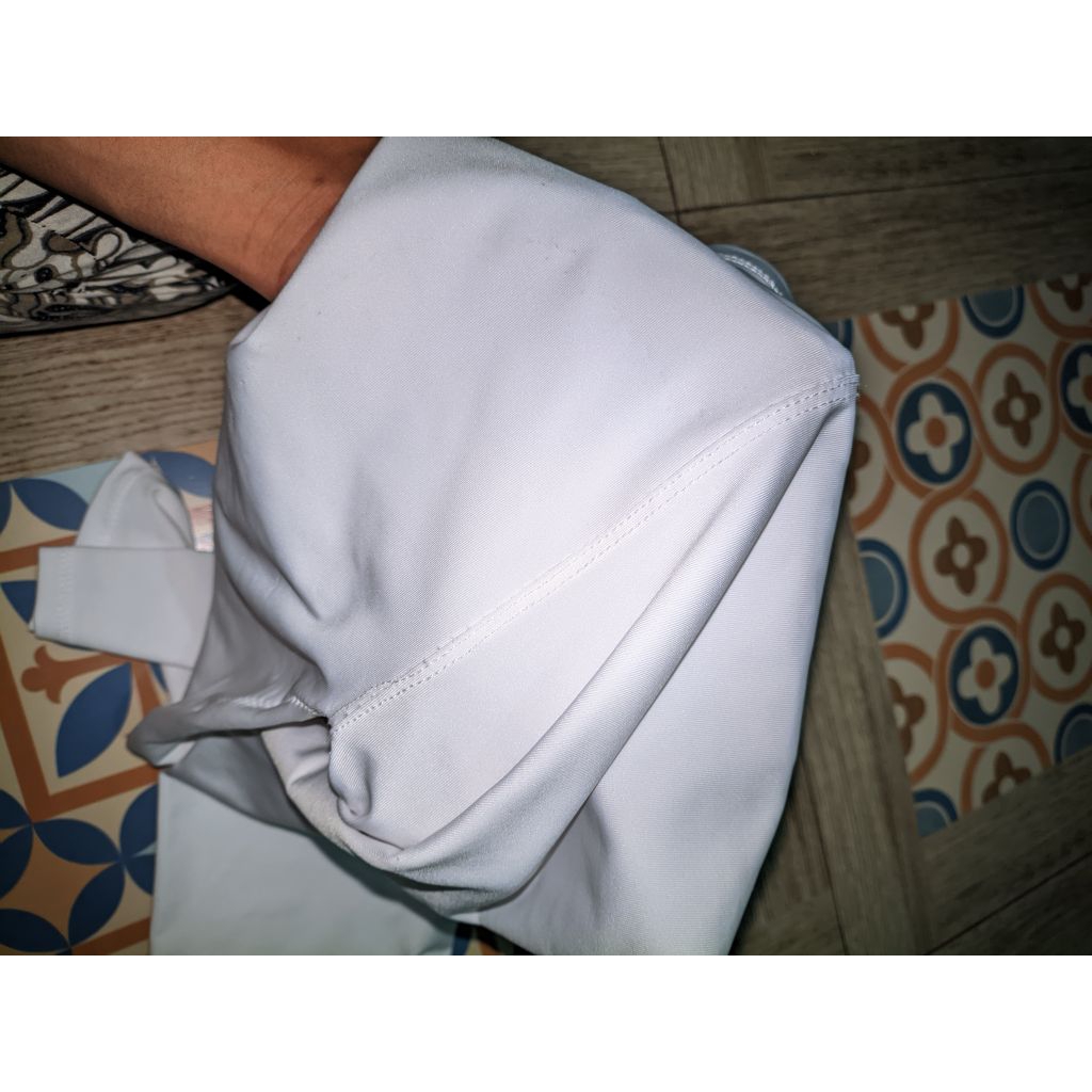 Celana Olahraga (edisi salah beli ukuran).