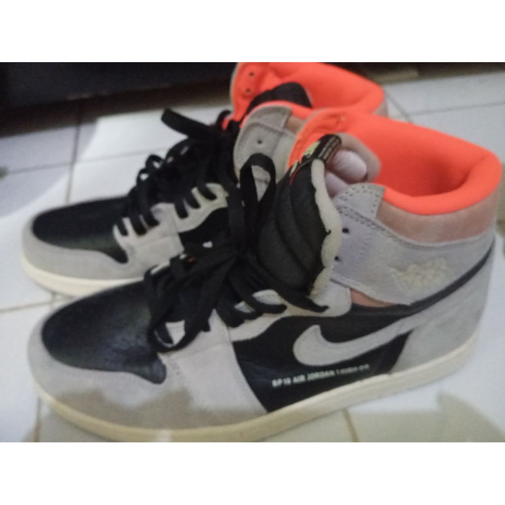 Sepatu jordan crimson thint abu