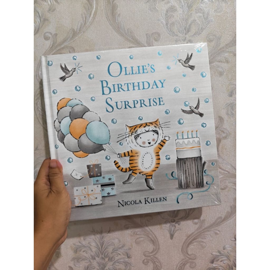 Ollie's Birthday Surprise Hardback buku anak impor Children book