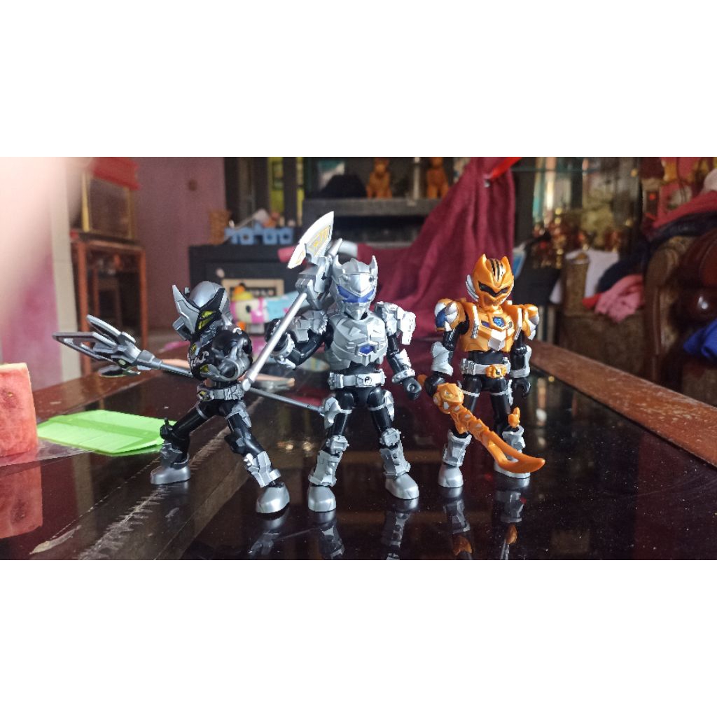 Armor Hero star edition armor Hero xt auldey action figure mainan koleksi
