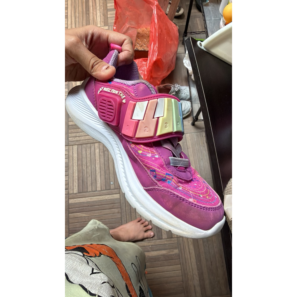 sepatu Skechers prelove