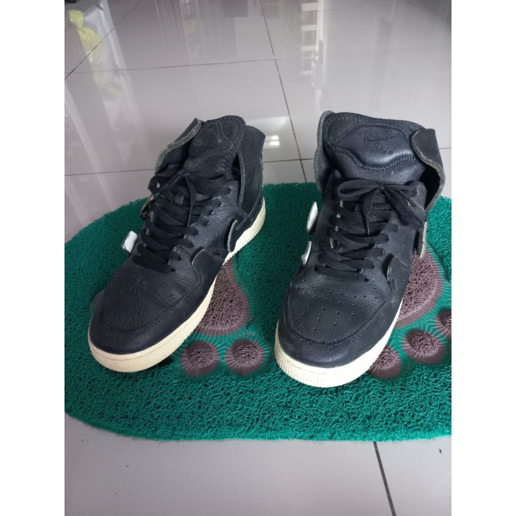 AF1 Colab size 44 second