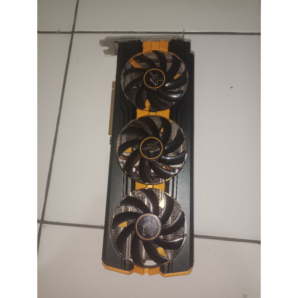 VGA AMD Radeon R9 290 4GB 512-Bit GDDR5 Sapphire Tri-X 3 Fan Bekas Murah