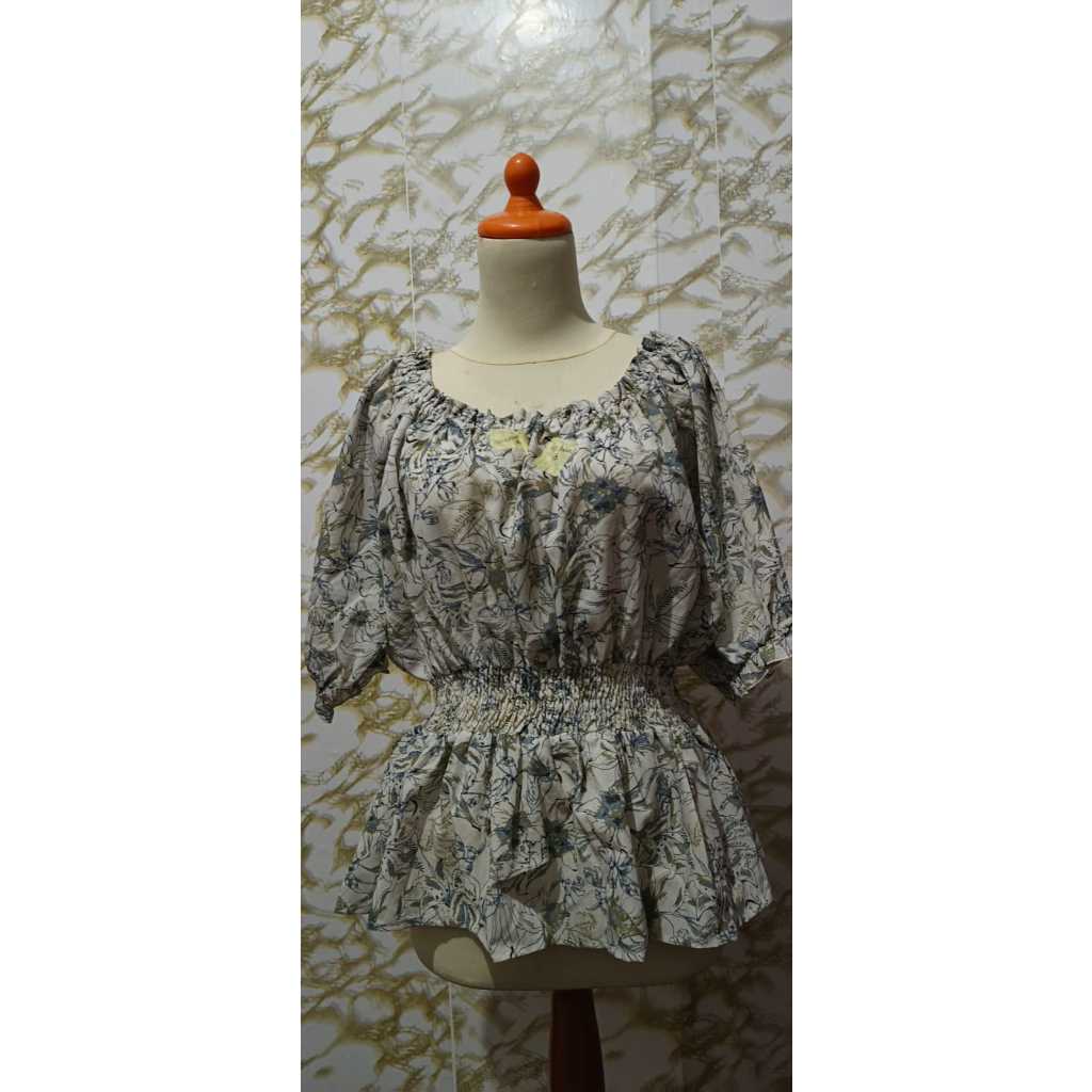 Blouse Wanita Motif Bunga Korea Desain Kerut Elegan