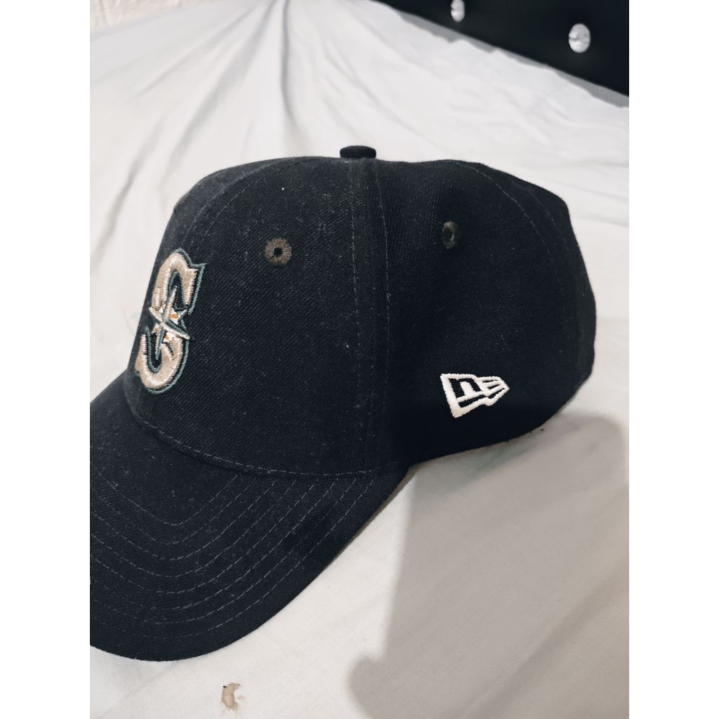 Topi navy newera
